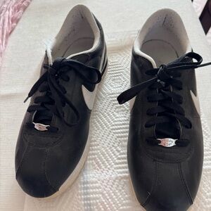 Nike Cortez men’s black and white leather shoes